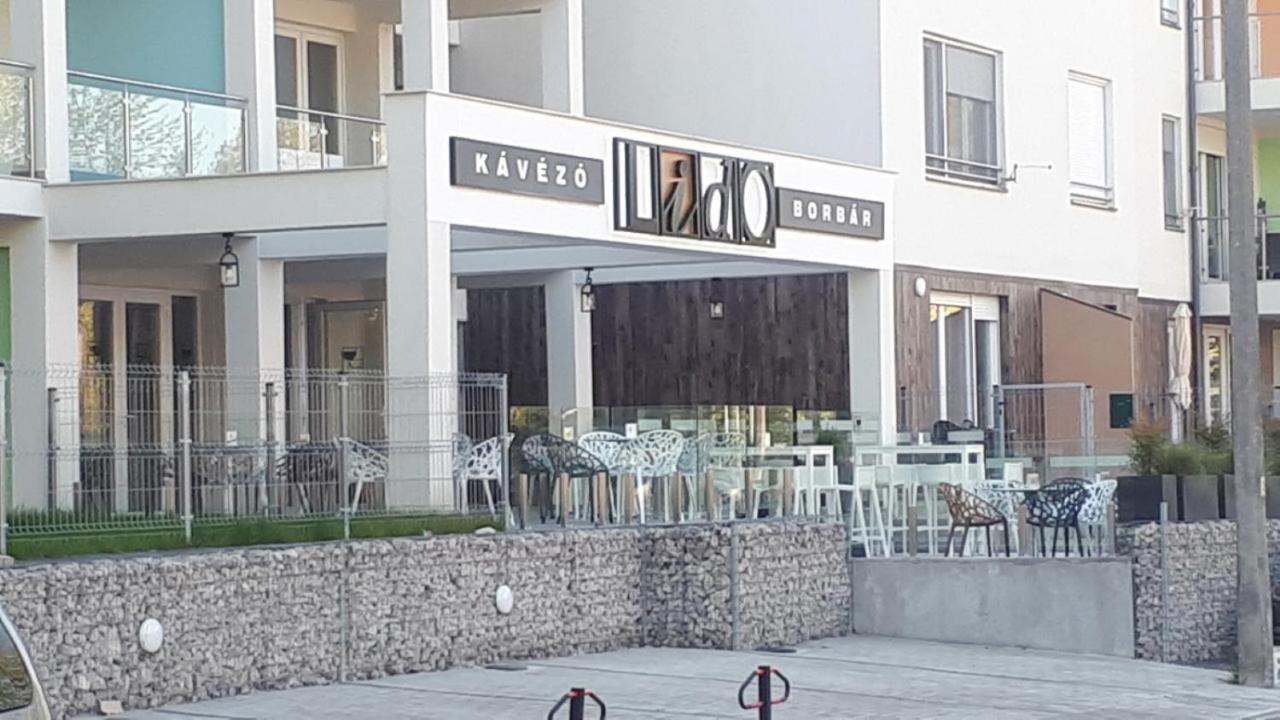 Lido Riviera Sunshine Apartman Балатонлеле Екстериор снимка